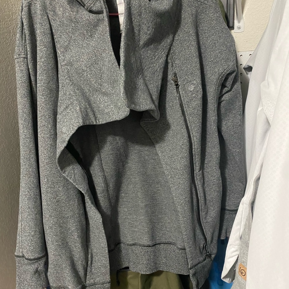 Lululemon oversized hoodie size 4